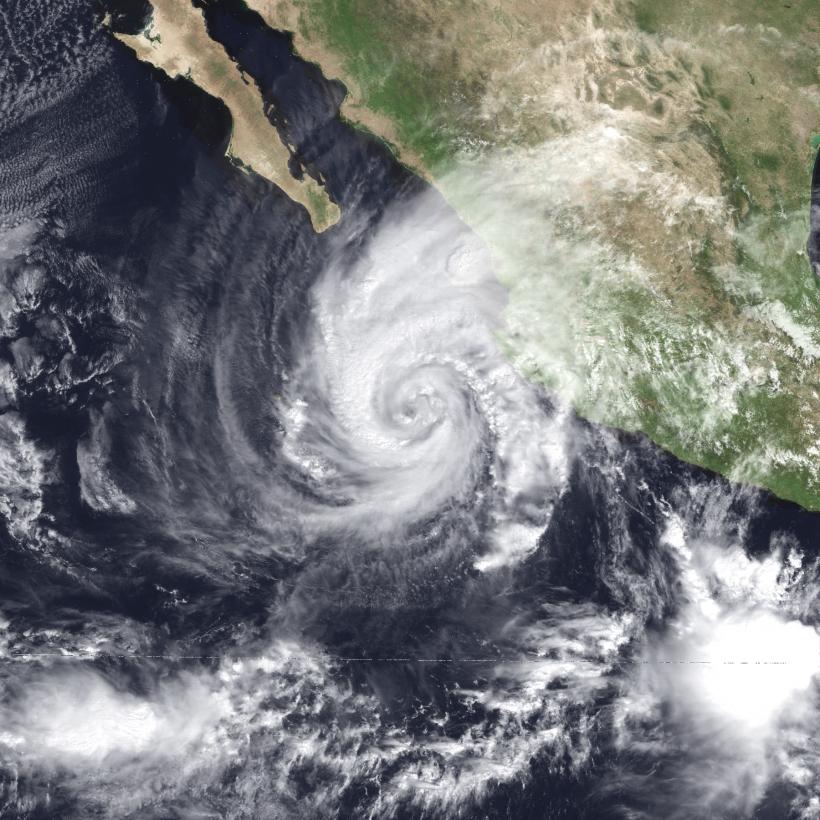 Mexic: Uraganul Rosa s-a intensificat și a fost ridicat la categoria a 4-a
