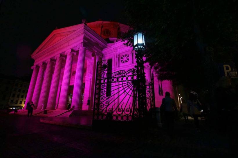 Cancerul de sân. Ateneul Român a fost ''Iluminat în roz'' (Galerie FOTO)