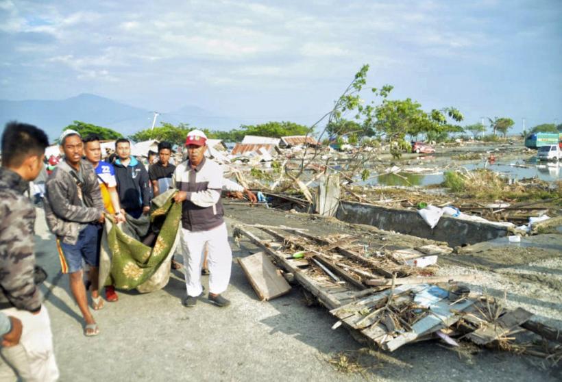 Tragedie: Mii de oameni, măturați de tsunami
