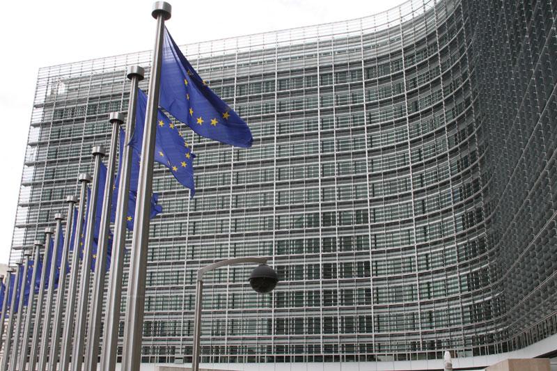 Comisia Europeană critică sistemul de plată defalcată a TVA din România