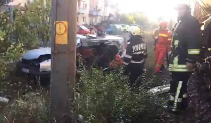Accident TERIBIL la Lugoj. O mașină a fost spulberată de tren. Trei femei şi un bărbat au murit