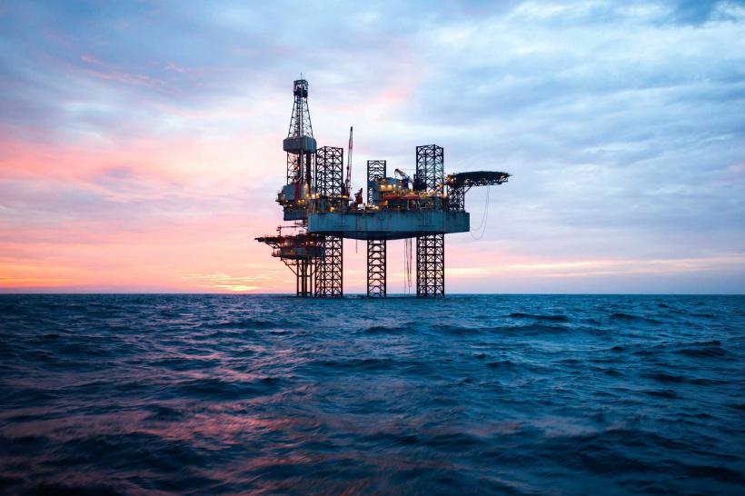 România ar pierde miliarde de dolari dacă petroliştii fug de la Marea Neagră