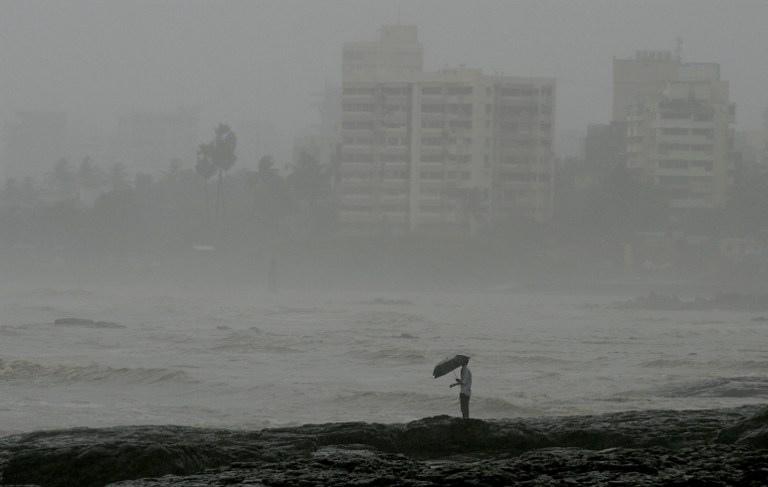 Mii de persoane evacuate în India din cauza unui ciclon puternic