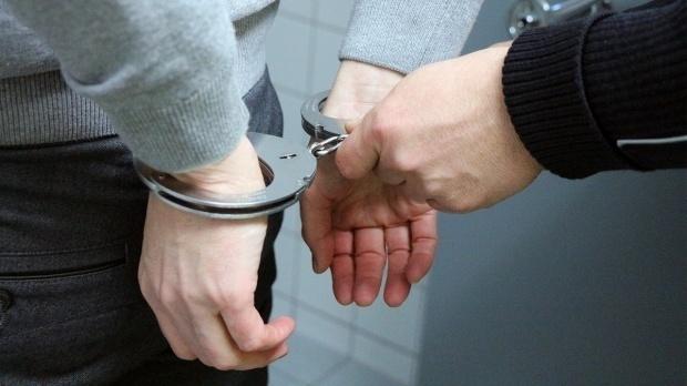 Presupusul autor al crimei din Slatina s-a predat poliţiştior de la Transporturi Feroviare