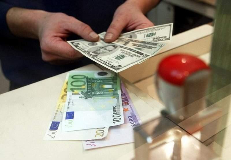 Curs valutar! Leul s-a depreciat în raport cu euro şi dolarul american