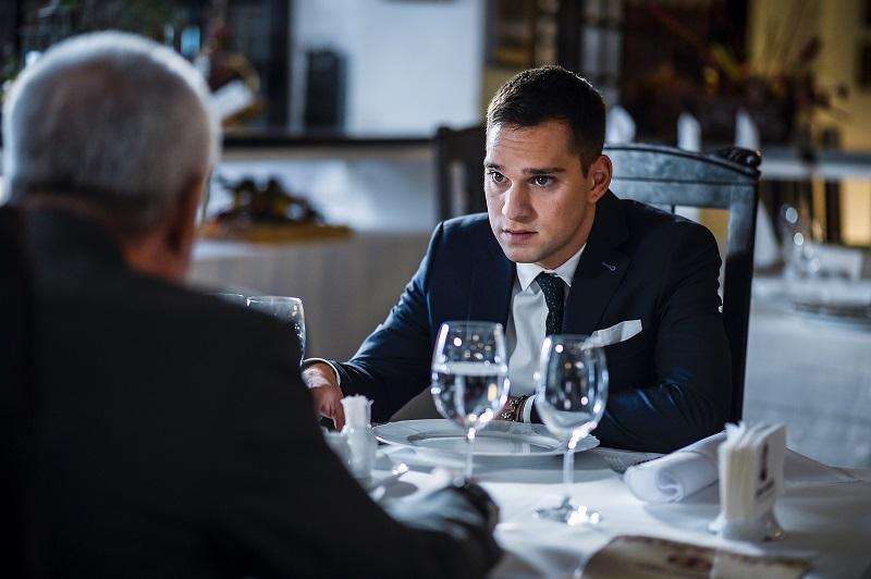 Fructul oprit sezonul 2 episodul 8. Ana, către Petru:  “Te-am abandonat o dată, nu mai fac greșeala asta!” 18635423