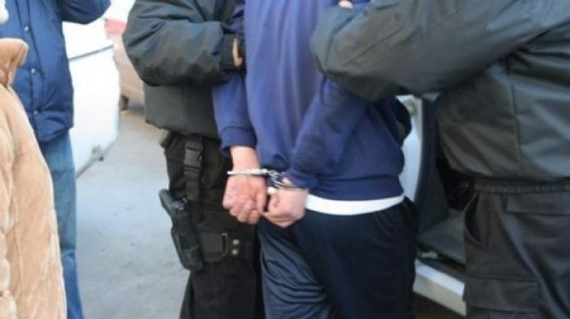 Situaţie incredibilă la Cluj: Un bărbat a fost arestat preventiv după ce şi-a agresat şi închis nepotul într-o autoutilitară