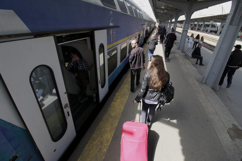 CFR Călători: Trecerea la ora Europei Orientale nu modifică mersul trenurilor