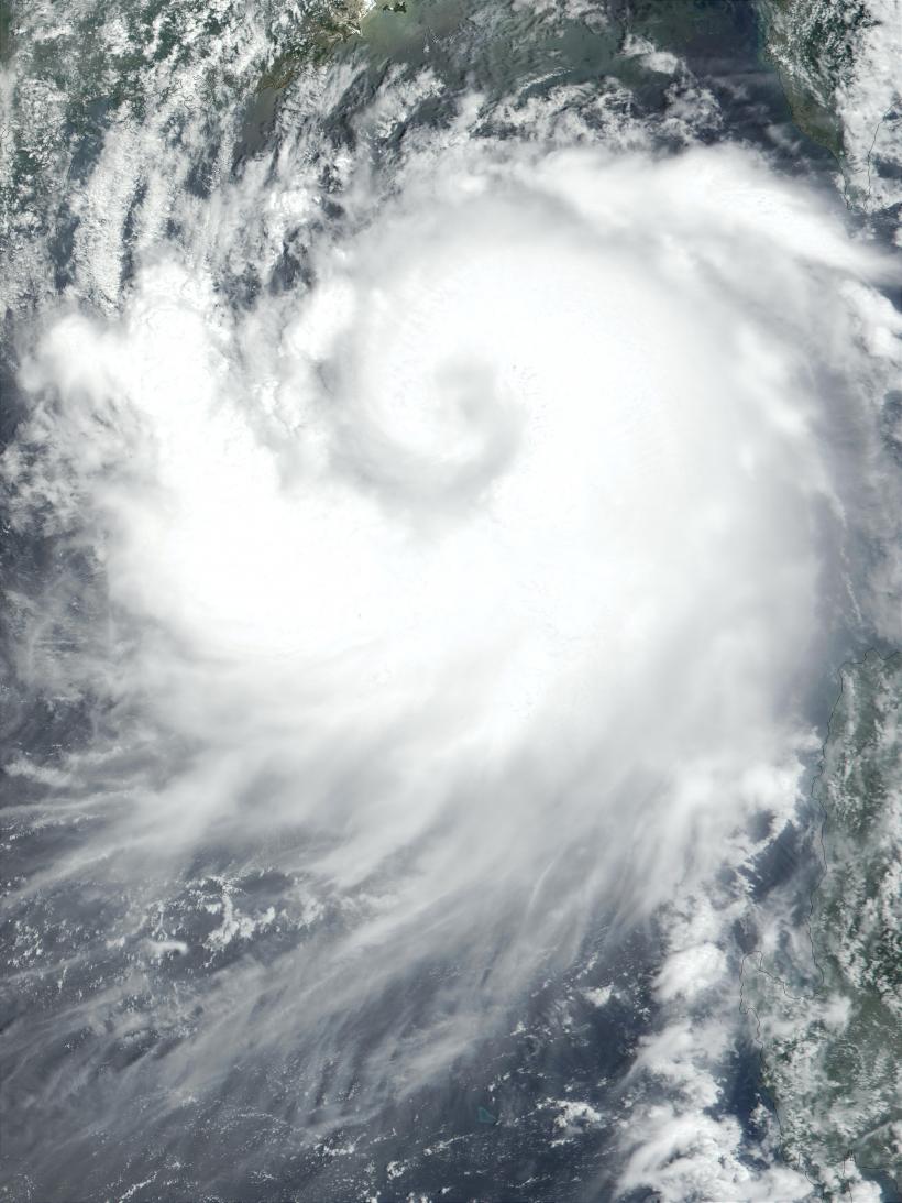 Taifunul Yutu se îndreaptă spre Filipine