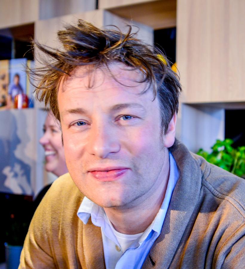 Jamie Oliver nu își mai poate susține afacerea cu lanțul de restaurante