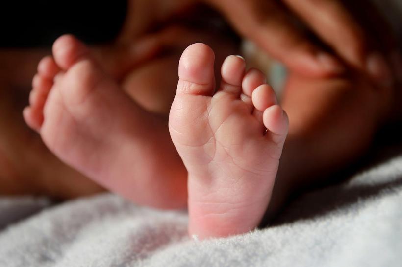 Mai mulţi bebeluşi din Franţa s-au născut fără mâini. Ancheta autorităţilor se află în desfăşurare