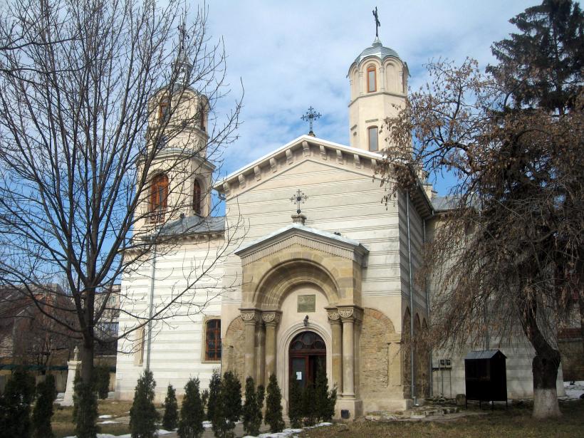 Accident teribil în Vrancea: Un bărbat a murit, după ce a căzut de pe acoperişul unei biserici