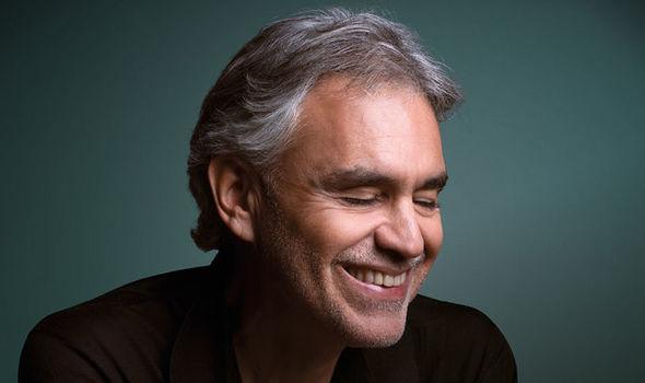 &quot;Si&quot;, de Andrea Bocelli, primul album de muzică clasică ajuns în fruntea topului britanic în ultimii 20 de ani 