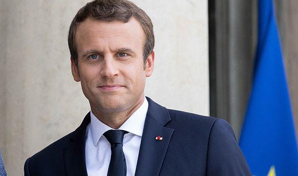 Macron spune că trebuie lăsată deschisă posibilitatea de a trimite poliţişti în şcoli