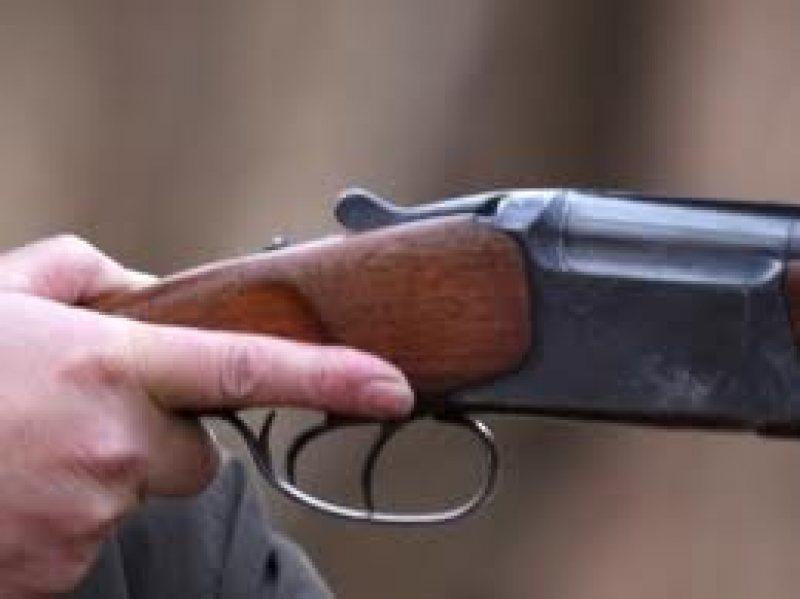 Tragedie la Braşov! Un tânăr de 17 ani s-a împuşcat în cap cu arma de vânătoare a tatălui său