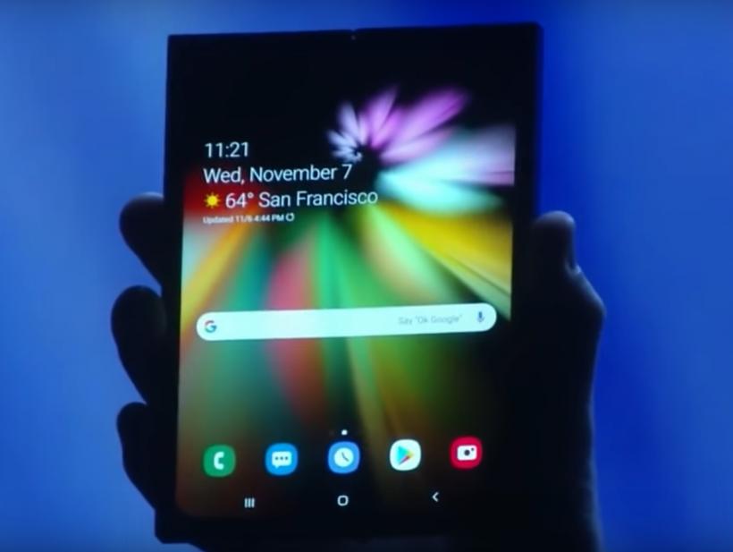Vezi noul telefon care se trasformă în tabletă