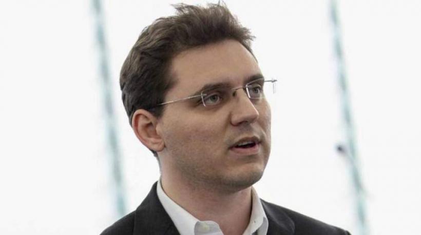 Victor Negrescu, acuzații dure: „Rămâne de analizat dacă atacarea cu agresivitate în presă a unui coleg de Guvern şi de partid este normală”