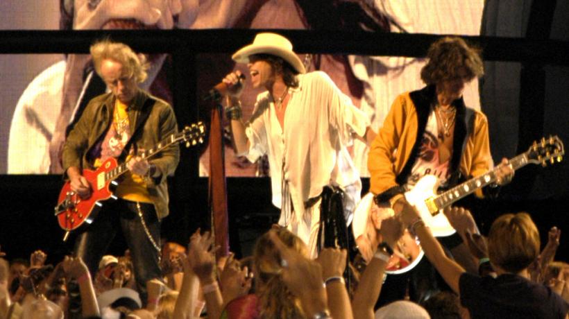 Chitaristul formaţiei Aerosmith, internat de urgenţă la spital după un concert