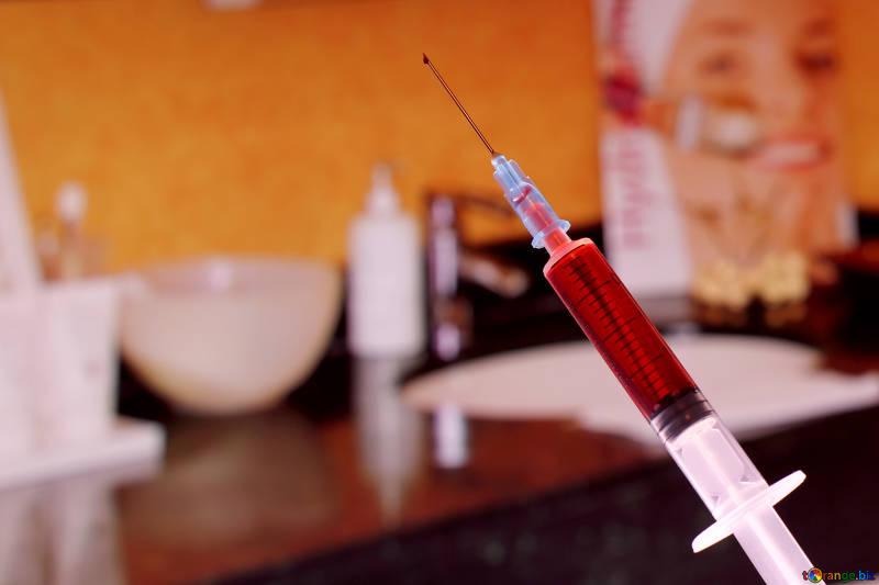 O femeie a murit după ce i s-a injectat o supradoză de botox