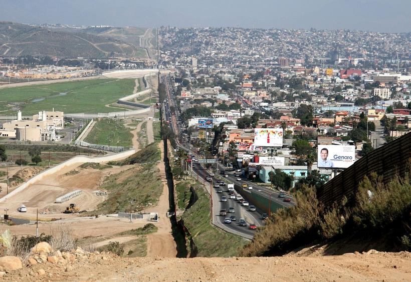 Americanii își întăresc frontiera cu Mexicul