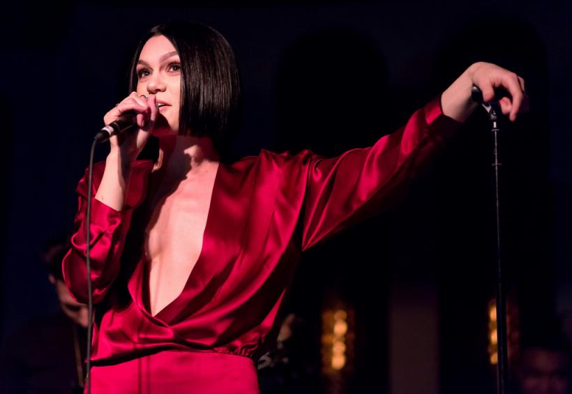 Jessie J a dezvăluit public drama personală. „Sunt una dintre milioanele de femei care trec și vor trece prin asta”