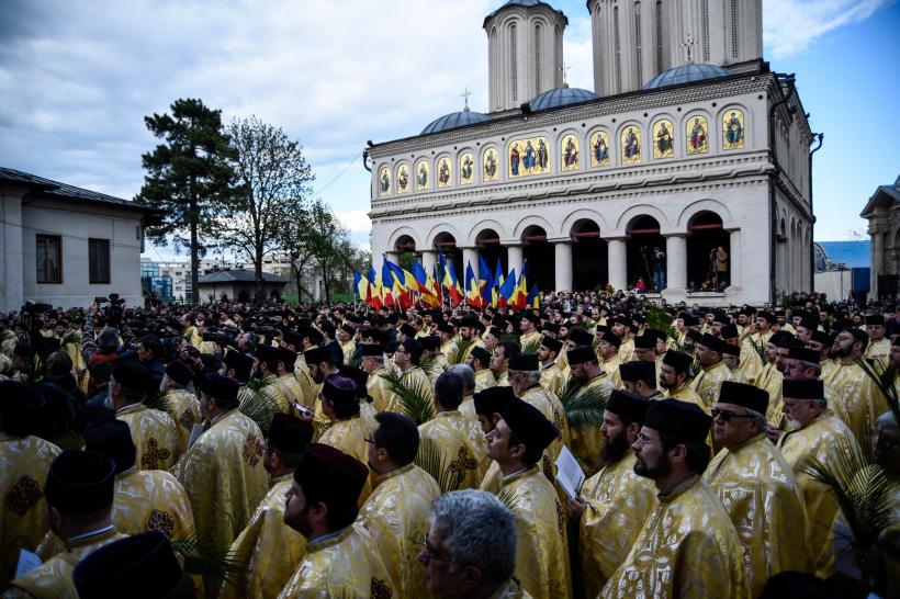 Preoţii, de opt ori mai bogaţi în doar zece ani