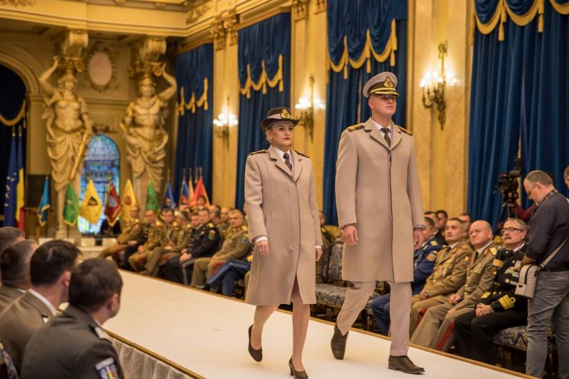 Militarii români, în haine noi, dar după Centenar