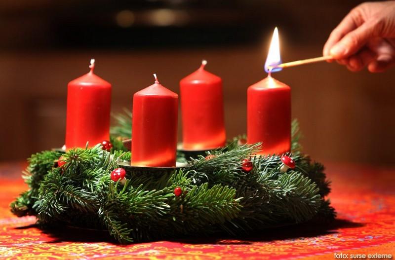 În toate casele catolicilor a fost aprinsă prima lumânare de Advent