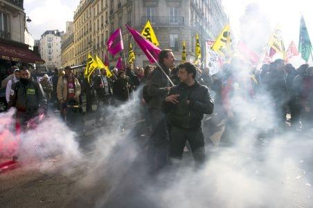 Violenţele de la Paris: 139 de persoane aduse în faţa justiţiei, alte 111 plasate în arest prelungit