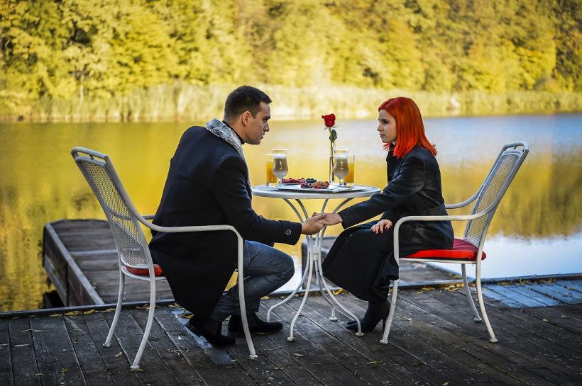 Fructul oprit sezonul 2 episodul 15. Înarmat, Alex îl amenință pe Adrian: “Ultima dată când a fost un pistol în camera asta, un om a murit” 18640992