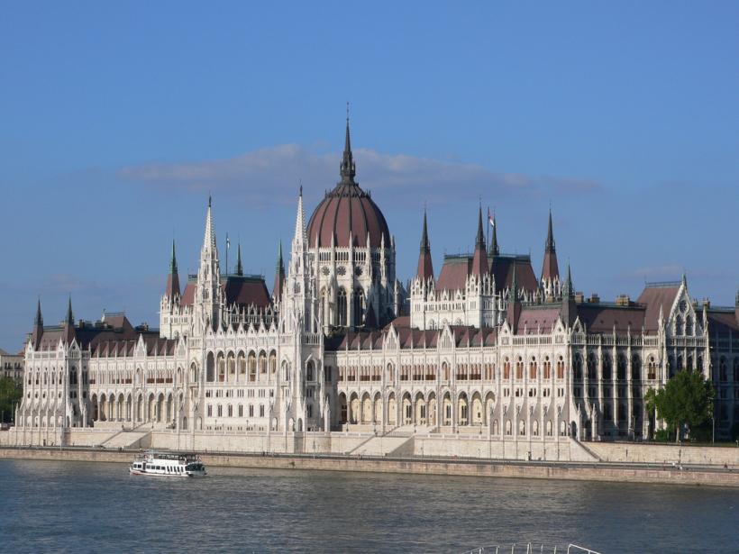 Proteste și la Budapesta! Un proiect de lege le permite angajatorilor să ceară până la 400 de ore suplimentare pe an