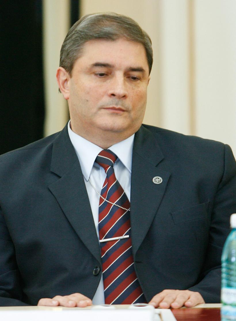 Generalul Silviu Predoiu - SIE, „biban” în afaceri de consultanţă