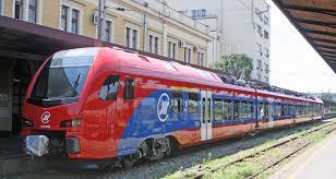 Un autobuz plin cu elevi a fost tăiat în două de către un tren în Serbia. 5 oameni au murit, iar 13 sunt în stare critică