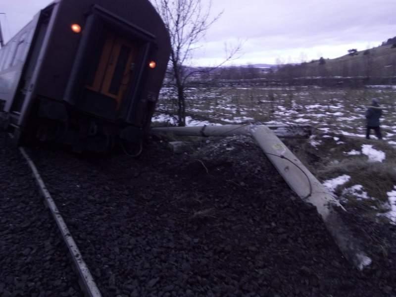 Tren deraiat în Hunedoara. A fost activat Planul roşu de intervenţie. O persoană a fost rănită