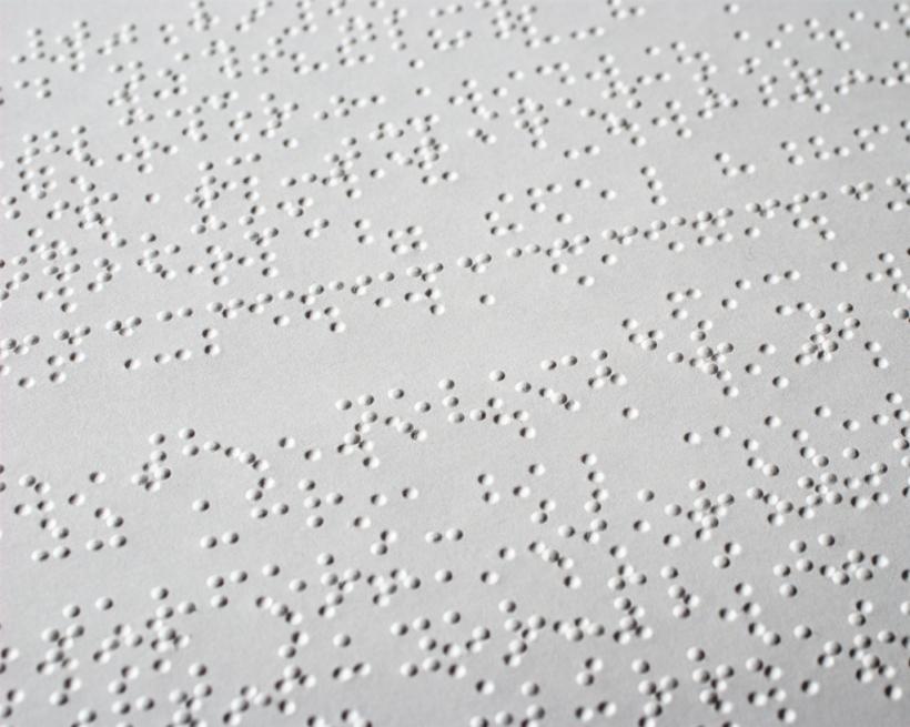 O companie specializată în tehnologie Braille va lansa un „Kindle pentru nevăzători”