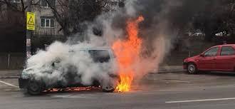 Alertă în Focșani: Un autoturism a luat foc în trafic, în centrul orașului