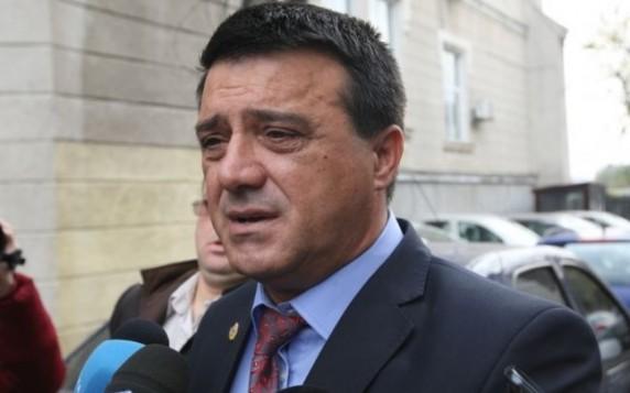 Ministrul Bădălău afirmă că i se pare că trenează ancheta privind spargerea locuinţei sale