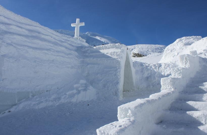 Biserica de gheaţă de la Bâlea Lac va fi sfinţită 18645921