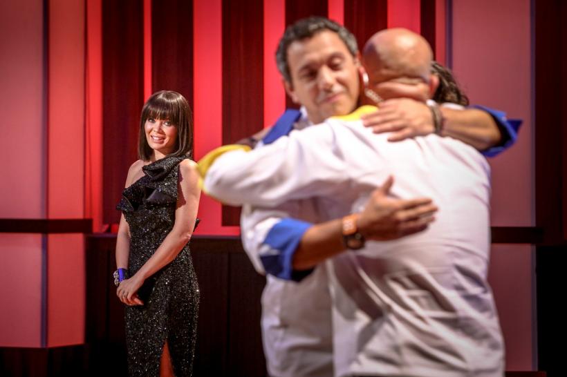 Mihai Munteanu este câștigătorul celui de-al șaselea sezon ”Chefi la cuțite”  Finala emisiunii, record de audienţã în acest sezon 18646197