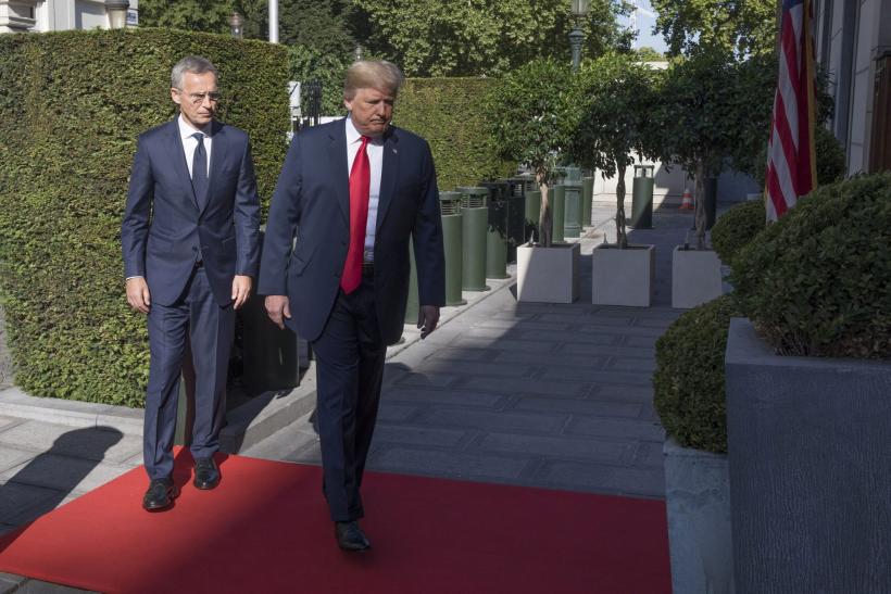 Trump dezleagă pungile europenilor la NATO