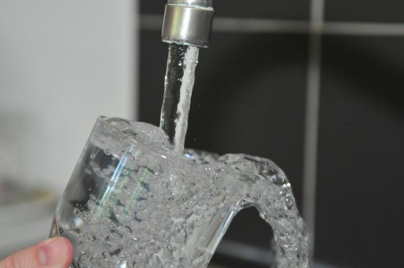Reacția Apa Nova privind calitatea apei potabile după recomandarea Ministerului Sănătății