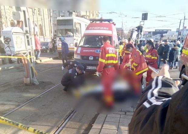 Accident dramatic în Capitală! Un bărbat a murit după ce ar fi fost împins în fața tramvaiului