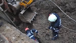 Tragedie la Botoşani: Un bărbat care lucra la o fântână a murit prins sub un mal de pământ