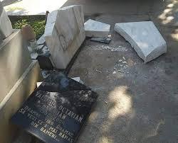 Alertă în Vaslui: Un cimitir a fost vandalizat