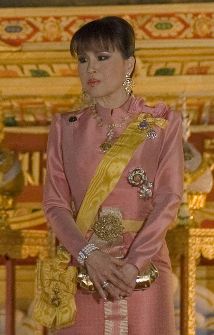 Thailanda: Sora regelui candidează pentru funcția de premier