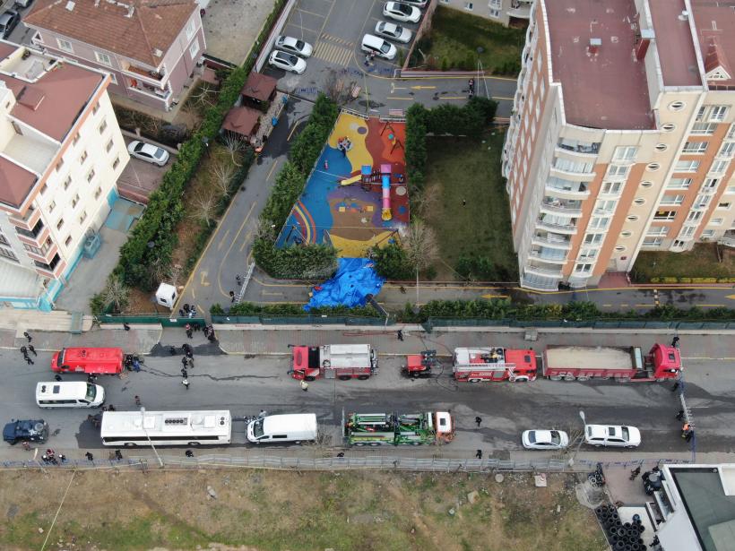 Patru militari au murit după ce un elicopter s-a prăbuşit într-un cartier din Istanbul