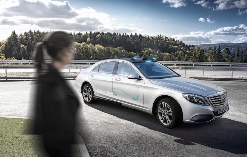 Propunere Mercedes: Comunicarea maşină-pieton