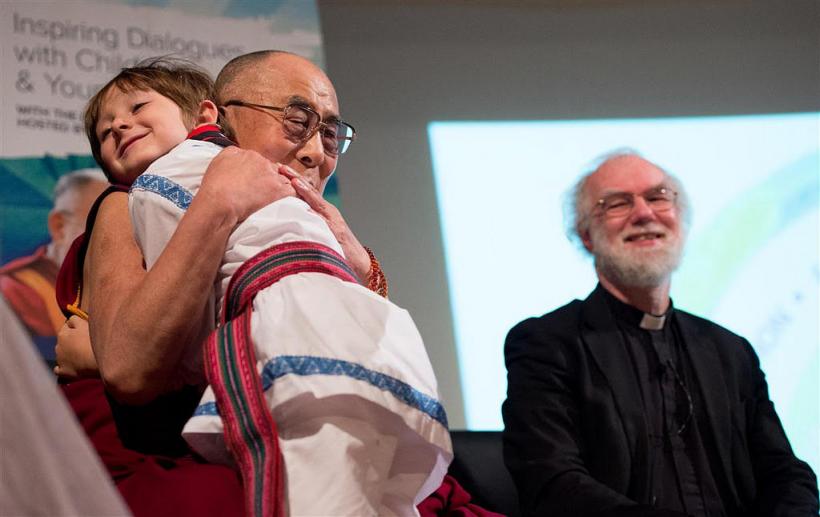 Darius, micul filantrop care i-a cântat lui Dalai Lama 18648928