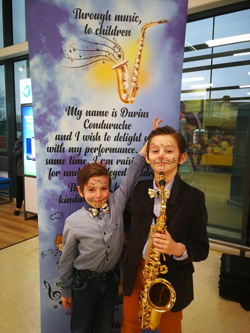 Darius, micul filantrop care i-a cântat lui Dalai Lama 18648937