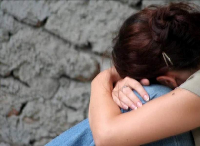 O adolescentă de 13 ani a sesizat Poliţia că ar fi fost violată de doi necunoscuţi în Mediaș